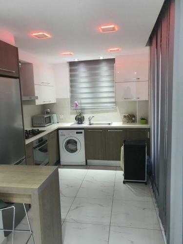 Immaculate 2-bed Apartment In Larnaca