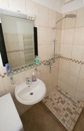 Downtown 3 Bedroom Apartment