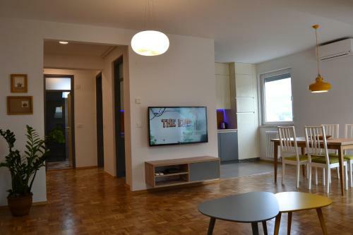 Apartment Dru?tveni Dom II