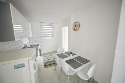 Lovely House Apartment