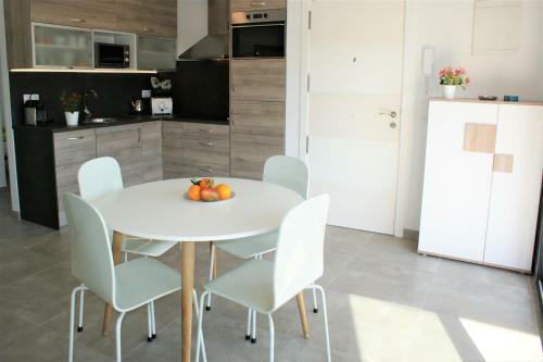 Apartamento Moderno Con Piscina Y Parking Cerca de La Playa