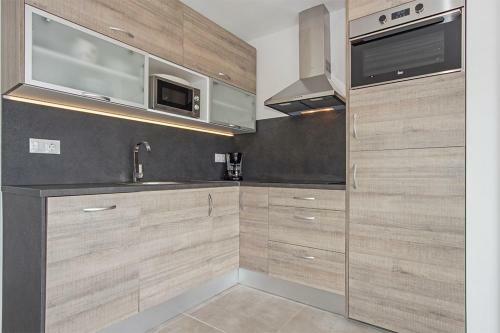 Apartamento Moderno Con Piscina Y Parking Cerca de La Playa