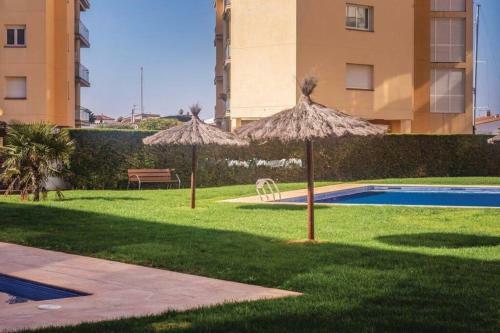 Apartamento Con Piscina Y Parking En Roses (5-3)