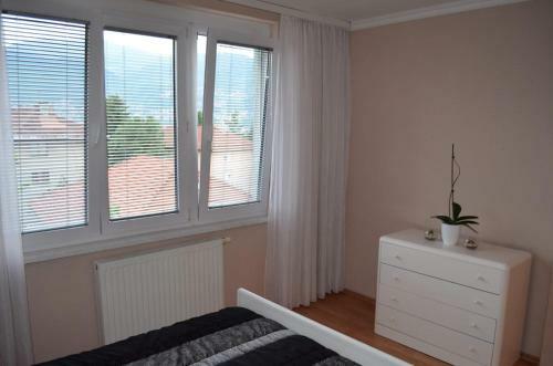 Modern Apartment In City Center - Free Garage