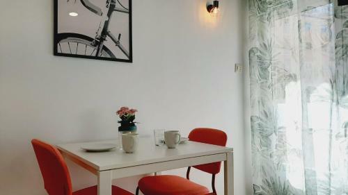 Hostal Lucia By Gaiarooms