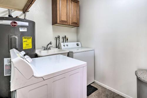 Updated Chandler Abode With Grill About 8 Mi To Asu