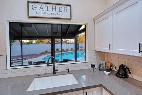 Estrella - Renovated With Patio, Bbq, Pool & Spa