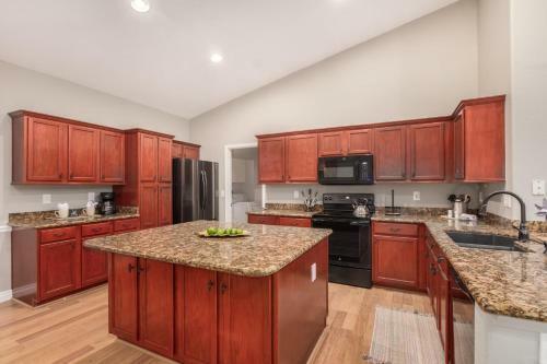 Awesome Chandler Home With Heated Pool! Home