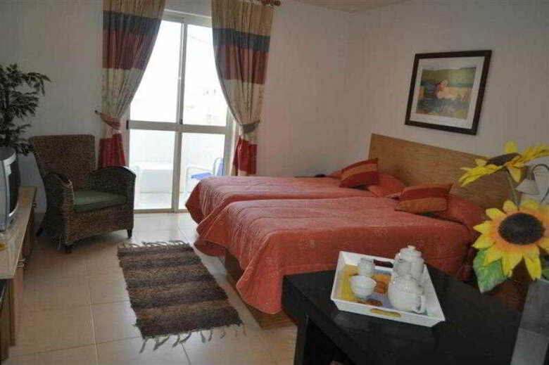 Aparthotel Club Salina Wharf