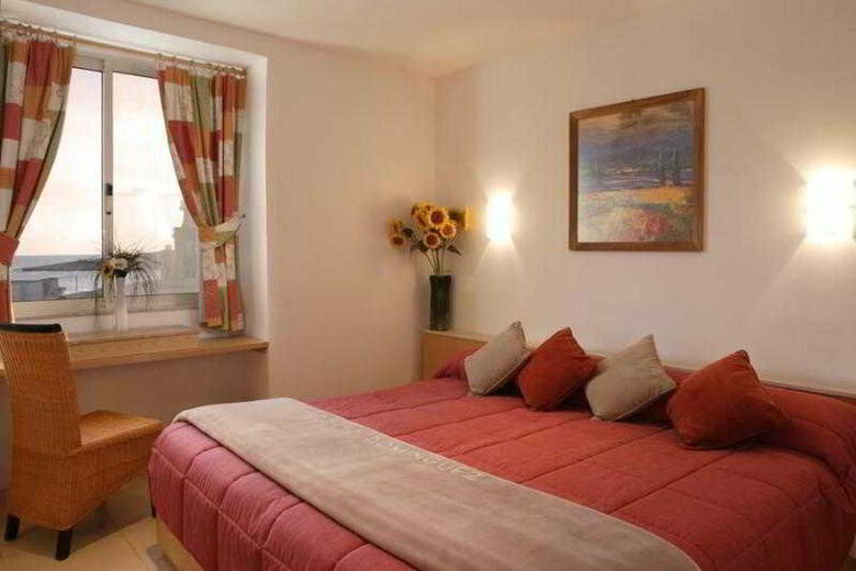 Aparthotel Club Salina Wharf