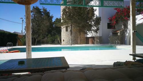 Nwt Villa Tower