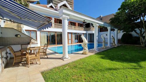 Limassol Villa By The Sea