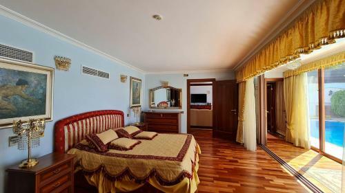 Limassol Villa By The Sea