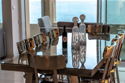 Luxurious Sea Front Three Bedroom Apartment