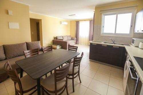Apartamento Carisa Livadia Gardens