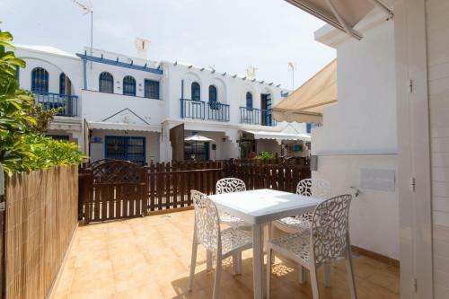 Bungalow With Terrace Near The Beach
