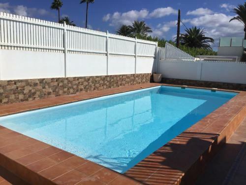 Villa Bahamas Private Heated Pool Close To Town.