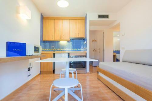 Ses Eufabietes Apartments & Restaurant