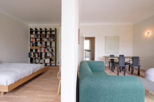 1 Bedroom Apartment Place Sainte-catherine