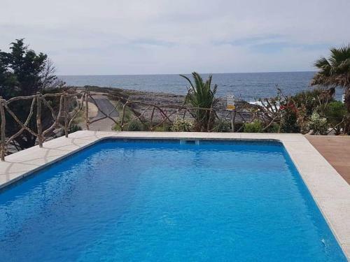 Villa En Primera Linea De Mar Cerca De Binibeca