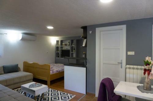 Hostal Apartments Ena