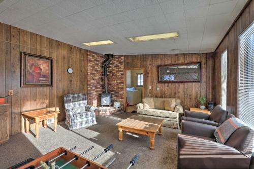 Cozy Cabin Retreat With On-site Trail Access!