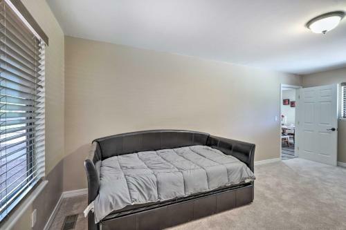 Contemporary Flagstaff Retreat With Ponderosas!