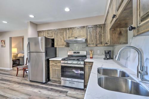 Contemporary Flagstaff Retreat With Ponderosas!