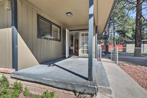 Contemporary Flagstaff Retreat With Ponderosas!