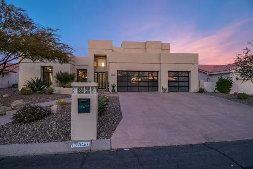 Luxury Contemporary Sanctuary W Pool And Views