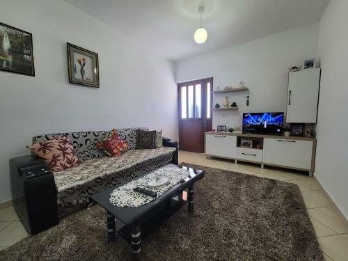 Hostal Guesthouse Veliaj