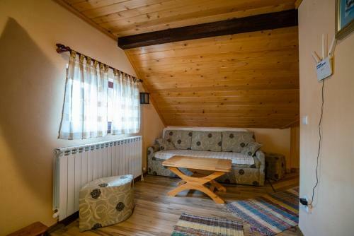 Apartments And Rooms Planinska Idila
