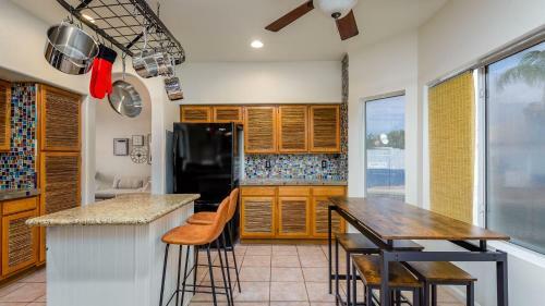 Mission Style 5 Br Home, 5 Min To Downtown Gilbert Heated Pool