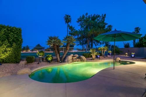 Spectacular Golf Course Home With Pool And Views