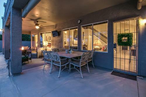 Spectacular Golf Course Home With Pool And Views