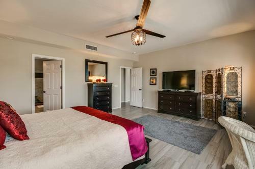 Spectacular Golf Course Home With Pool And Views