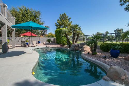 Spectacular Golf Course Home With Pool And Views