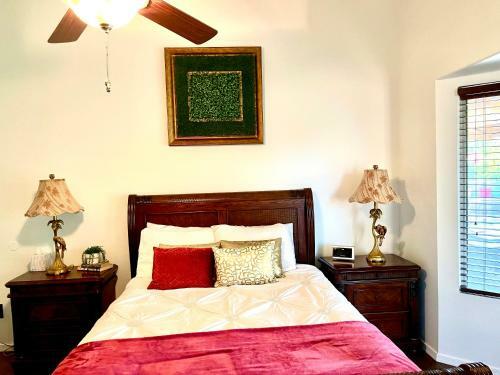 Resort Style Desert Oasis, Pool, Golf, Billiards & Ping Pong