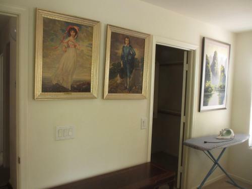 Art Gallery Vacation House