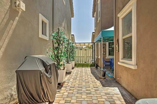 Contemporary Gilbert Home With Furnished Patio!