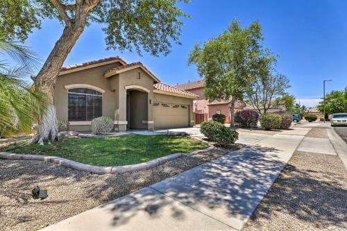 Desert Retreat With Outdoor Oasis And Pool Table!