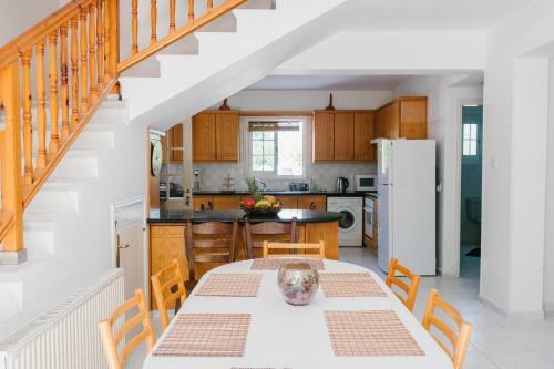 Five Greeks 4 Bedroom Villa In Paphos