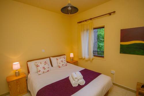 Persephone Cottage By Agroholidays