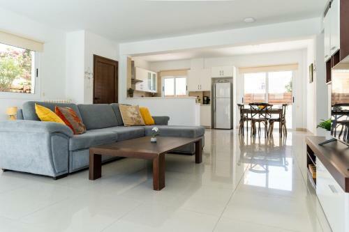 Blue Water Villa Ekaterina 3 Bdrm
