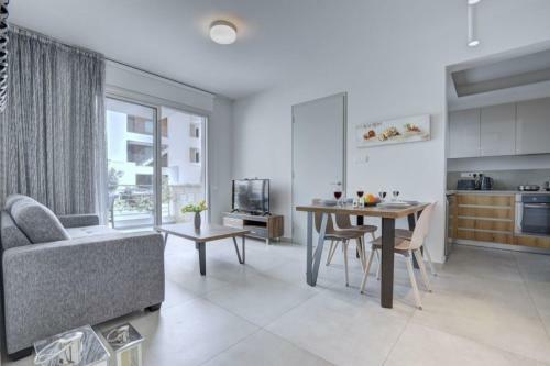 Mythical Sands Ground Floor Apartment For 6 Persons