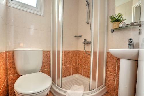 Sunnyvillascyprus: Modern 3br Villa /w Pool