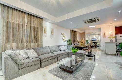 Sunnyvillascyprus: Modern 3br Villa /w Pool