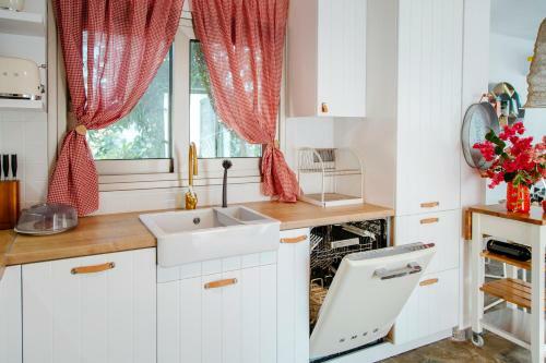 Island Home Seaside Villa