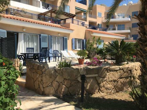 Modern, Pool-side 2 Bedroomed Apartment