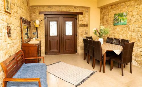Salamiou Stone House